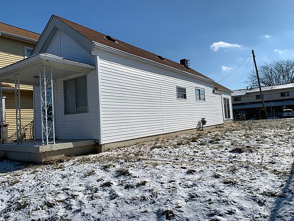 5th image of 3012 E 2nd St