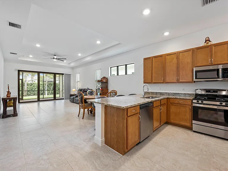 5409 Santa Rosa Ln — Photo 5