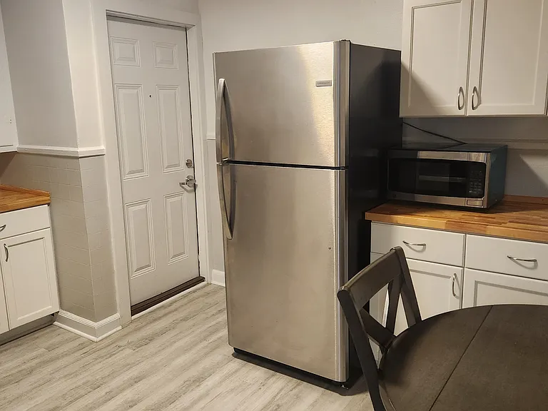 151 S Green St #3 — Photo 10