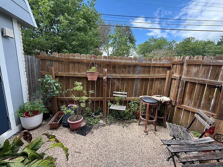 2208 Mission Hill Cir — Photo 8