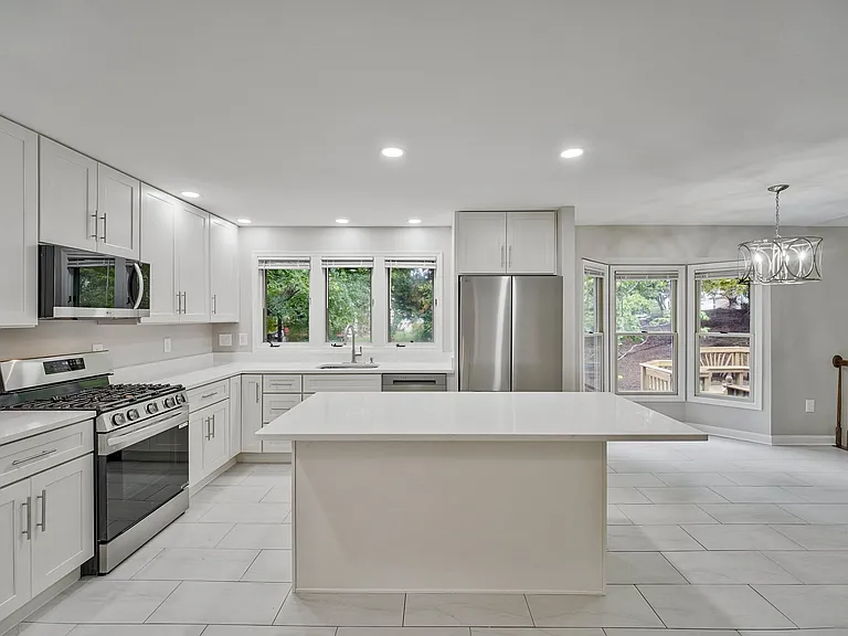 4287 Exeter Dr — Photo 12