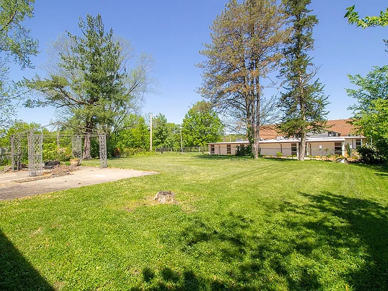 2207 Bushnell Dr — Photo 50