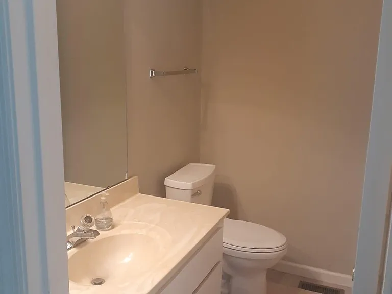 1614 Forest Hills Dr — Photo 15
