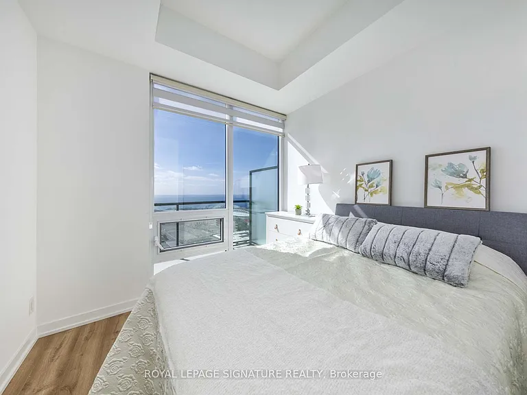 135 E Liberty St #Penthouse 9 — Photo 15
