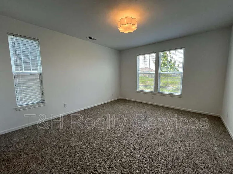 9275 Loyola Way — Photo 13