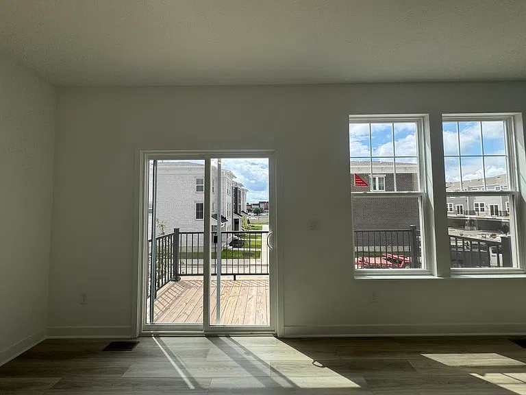 13847 Gatsby Dr — Photo 69