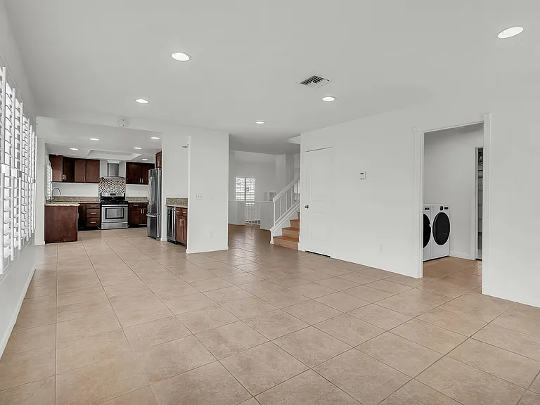 2750 N Canal St — Photo 20