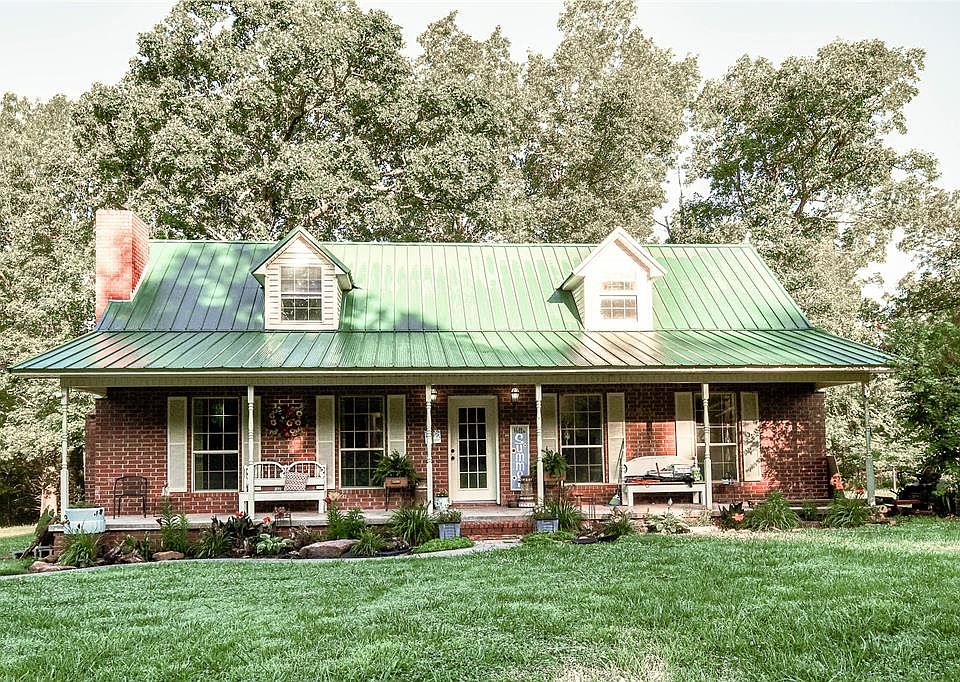 1st image of 348 Gravy Rd