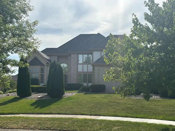 13738 Embers Ct, Plymouth, MI 48170