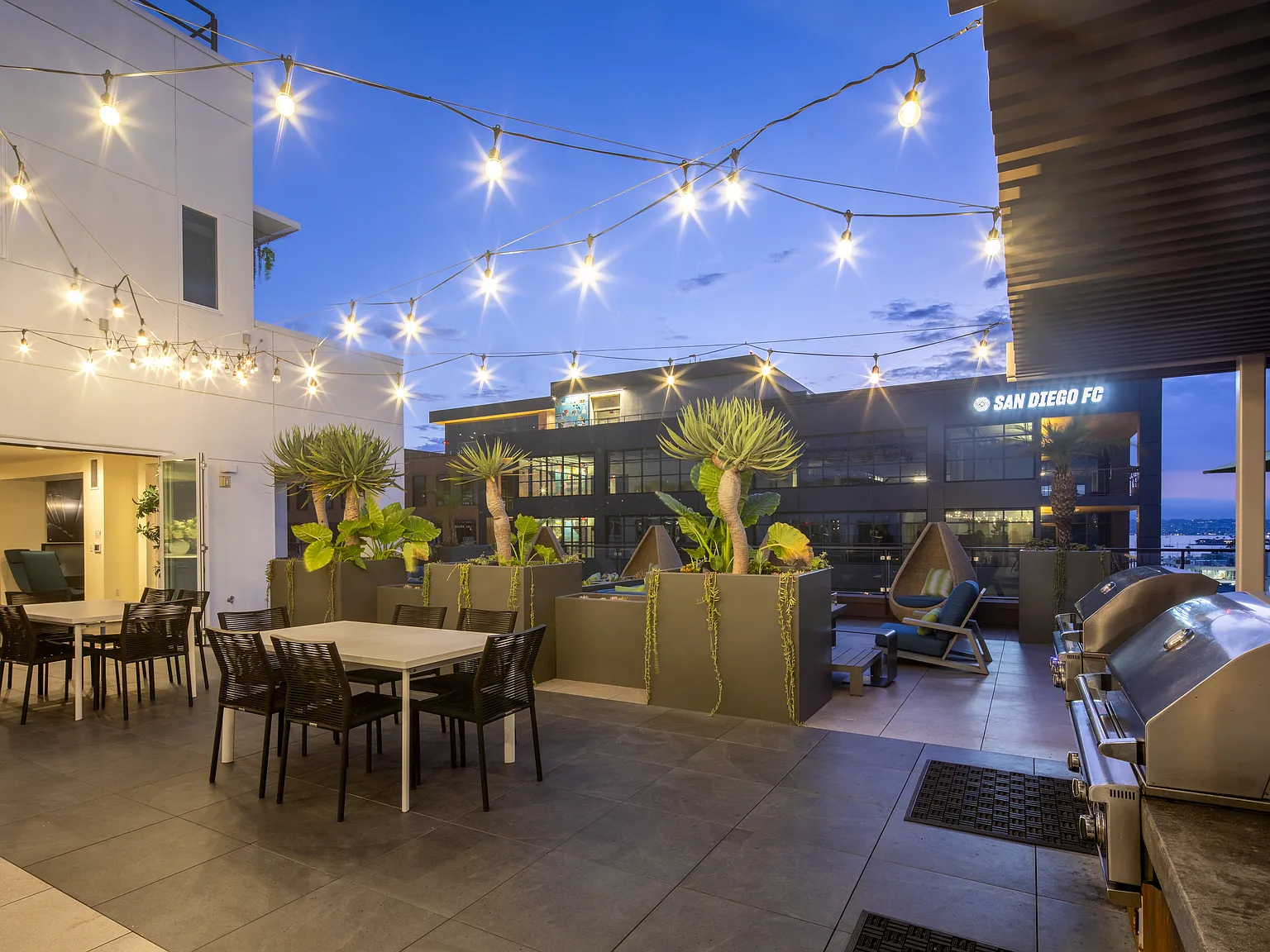 AV8 Little Italy — Photo 4