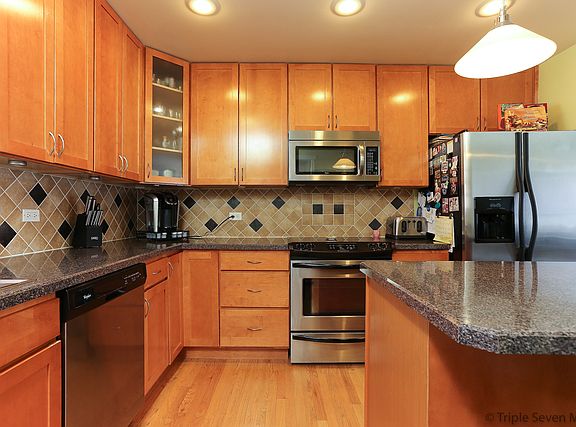 5th image of 8617 Leclaire Ave