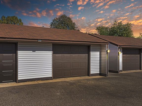 2nd image of 7423 142nd Street Ct