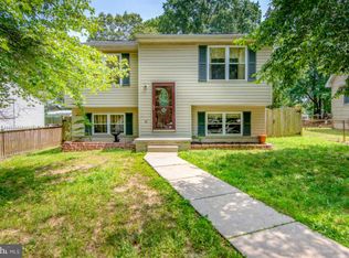 327 Cambridge Rd, Pasadena, MD 21122