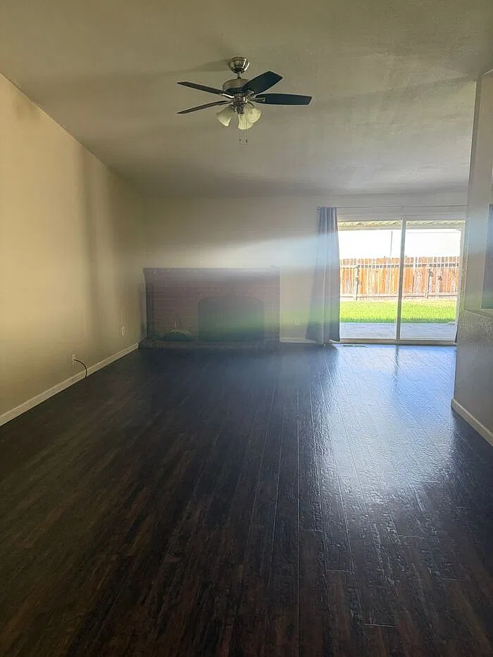 3 bed, 2.0 bath, 1610 sqft, $2,700 — Photo 3