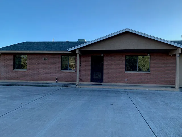 3 bed, 1600 sqft, $1,900 — Photo 3