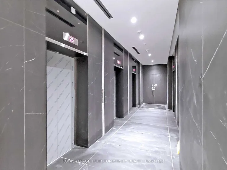 20 Edward St #718 — Photo 28