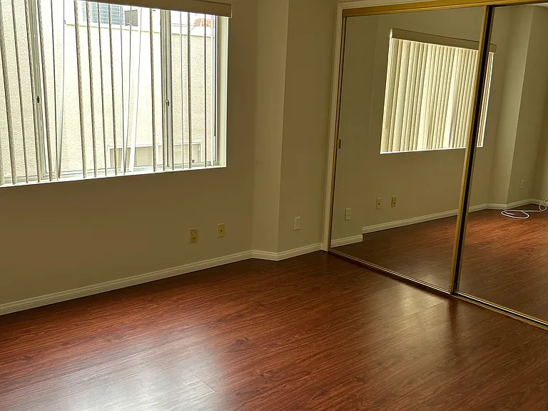 1932 Pelham Ave #301 — Photo 6