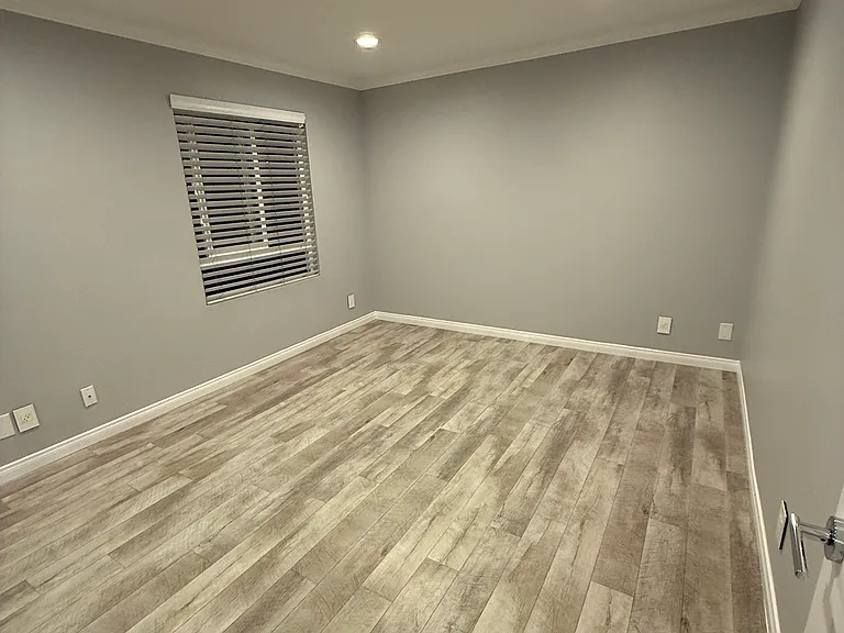 340 N Kenwood St #301 — Photo 4