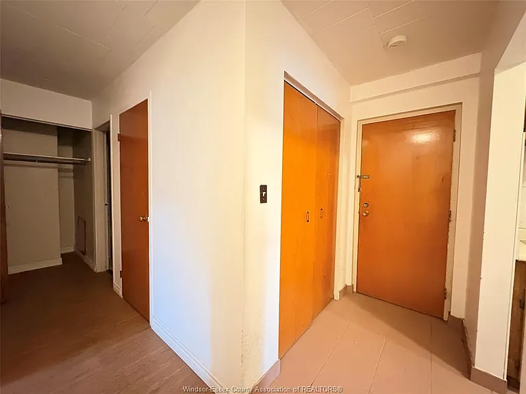 3044 Sandwich St #202 — Photo 5