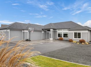 84218 E Summit View Dr, Kennewick, WA 99338