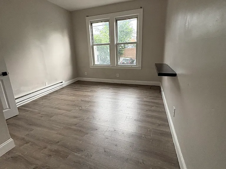 597 Grove St #1 — Photo 2