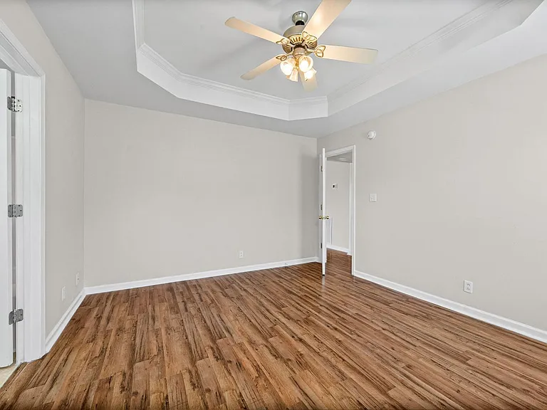 3865 Roscommon Way — Photo 15