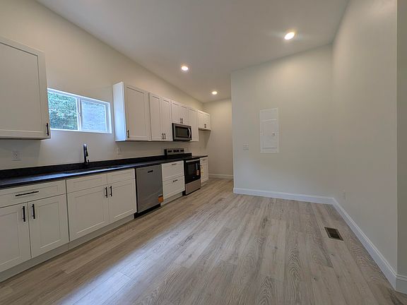 4th image of 7721 Harper Rd