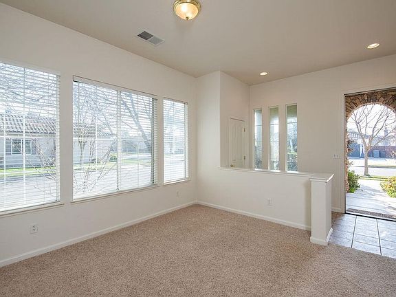 5th image of 394 Noni Ave