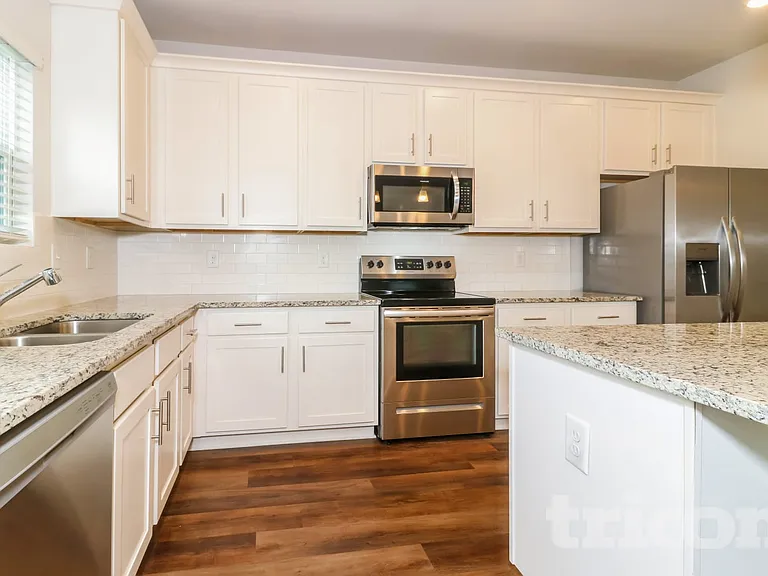 2948 McKenzie Dr — Photo 4
