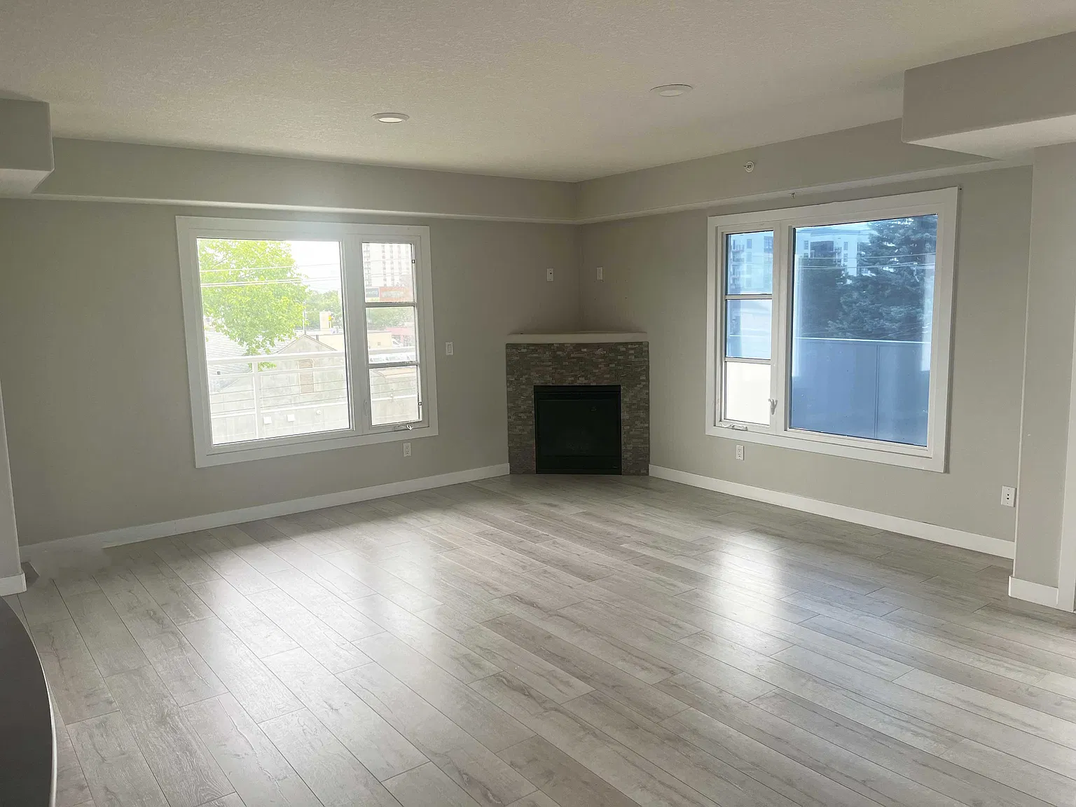 Block 80 — Photo 2