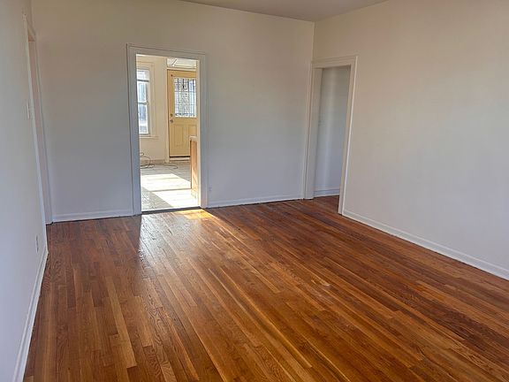 3rd image of 4915 W Berteau Ave #1