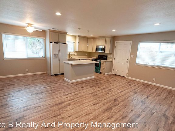 4th image of 1335 Shawn Dr Unit 4