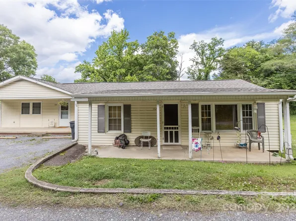 102 Lanier St, Mount Holly, NC 28120