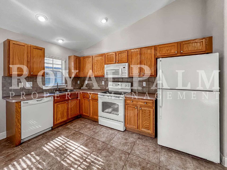 1st image of 13437 1st St
