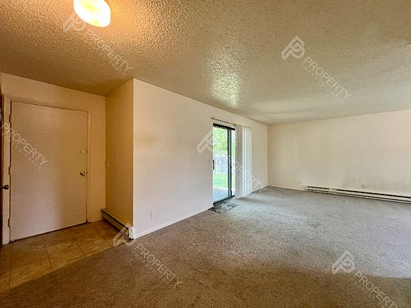 5th image of 867 Birch Ave APT 1