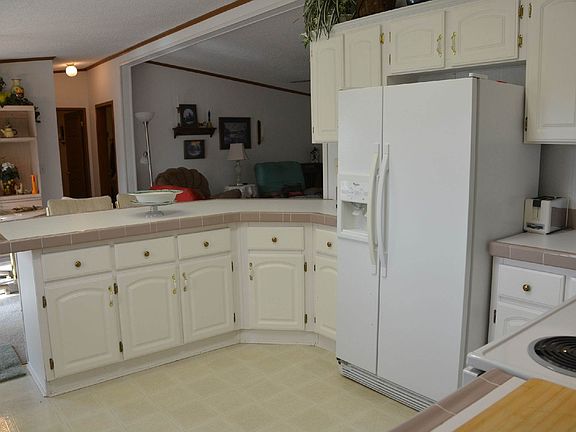 Spacious kitchen
