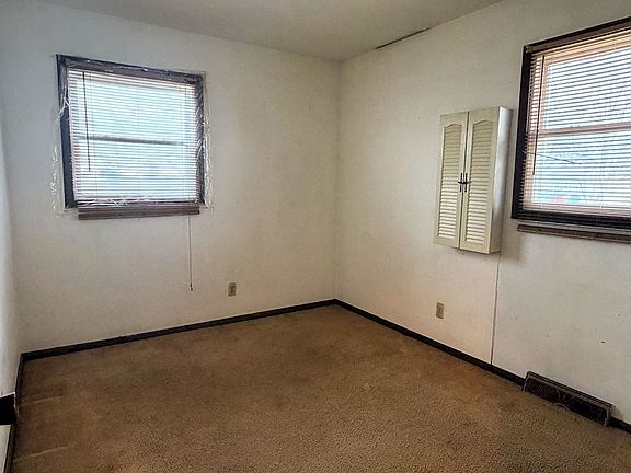 4th image of 1020 Avenue E