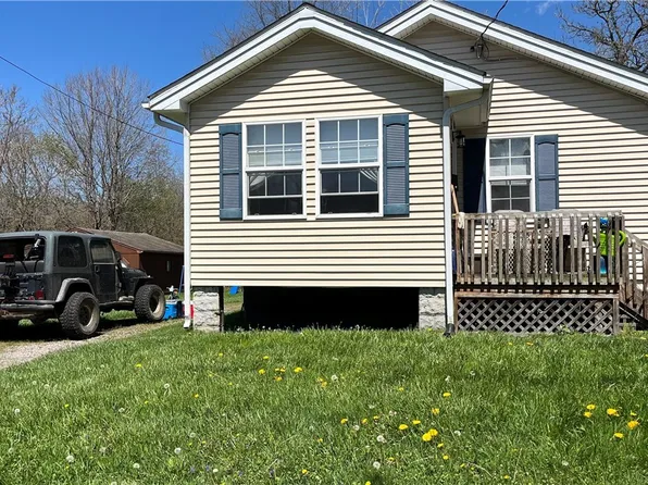 102 Gordon St, Girard, OH 44420