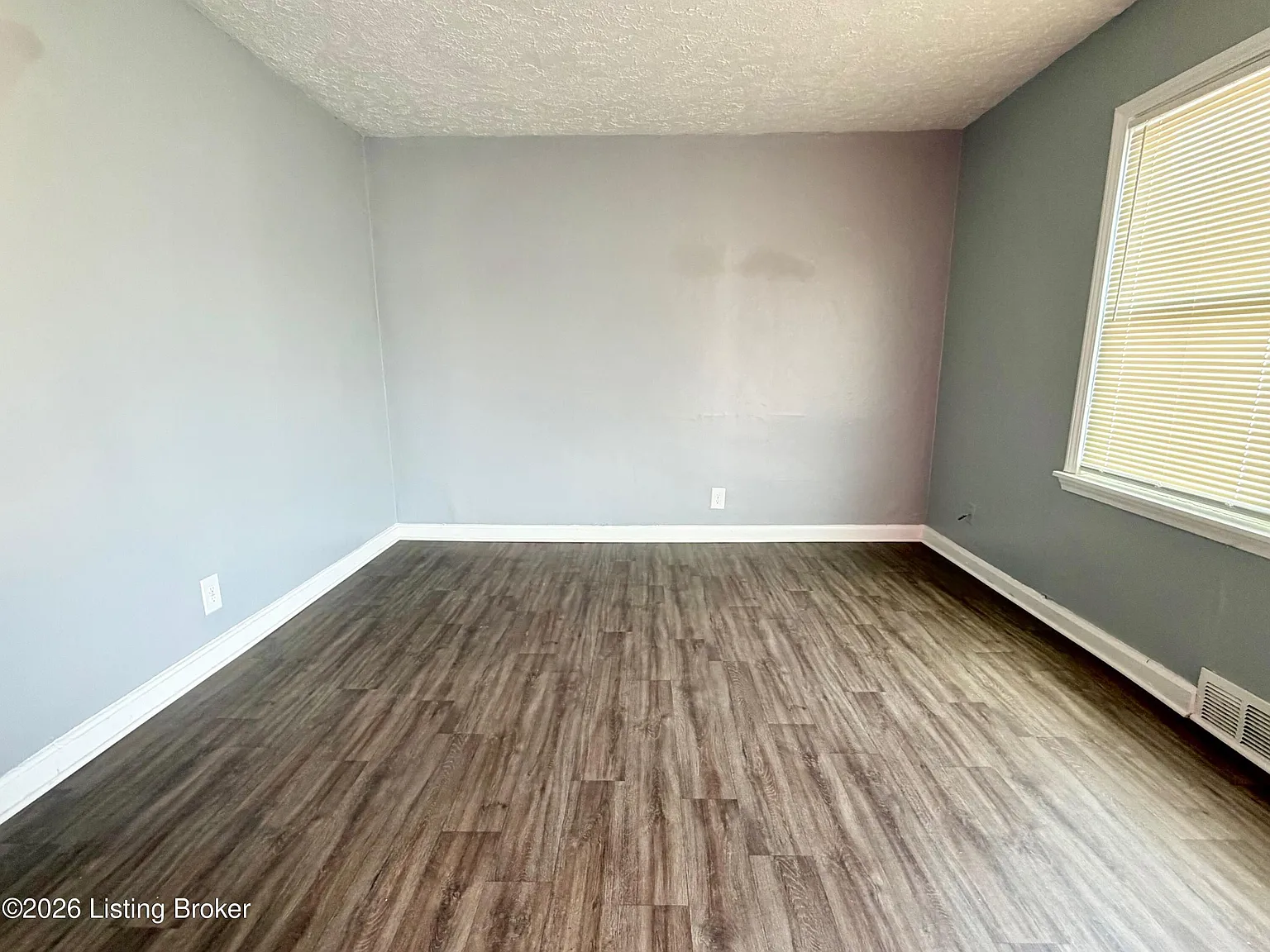 2 bed, 1.0 bath, 800 sqft, $675 — Photo 2