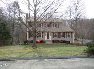 37 Princess Wenonah Dr, Shelton, CT 06484