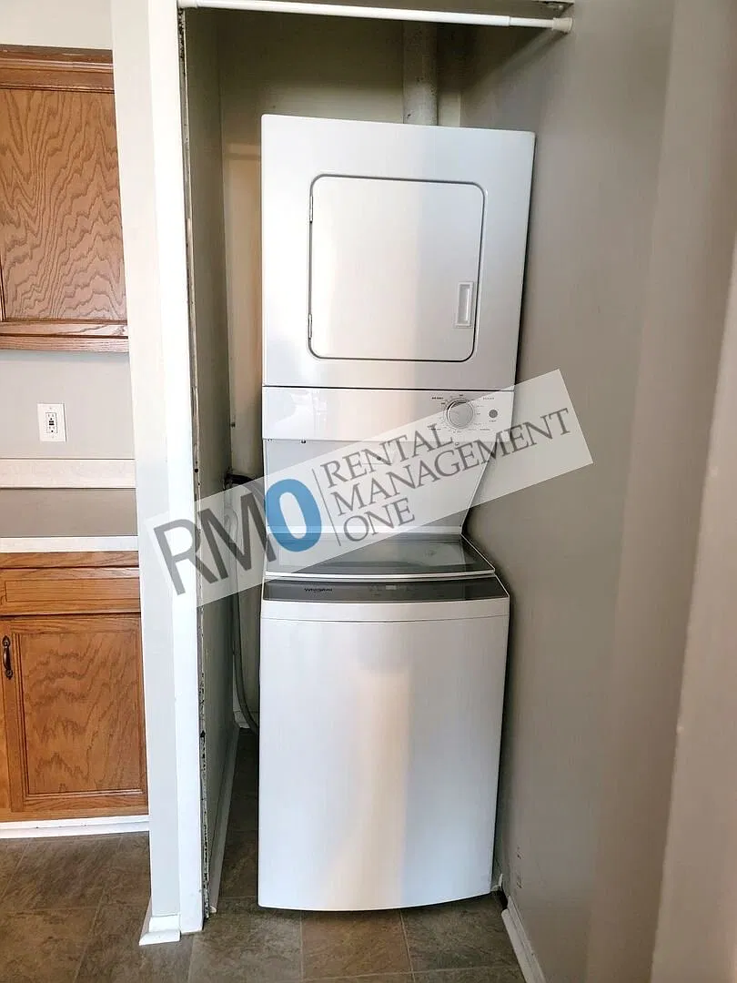 Charming unit in a quiet neighborhood — Photo 4