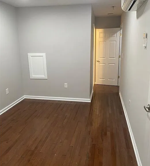1435 Cambridge St — Photo 5