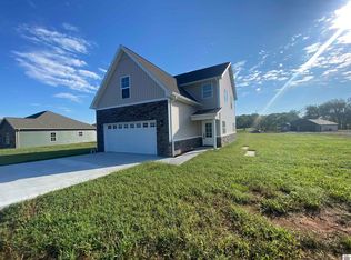 32 Stonegate Dr, Cadiz, KY 42211