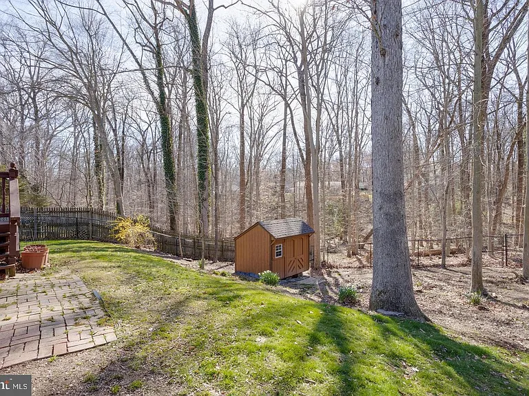 7117 Hadlow Ct — Photo 6