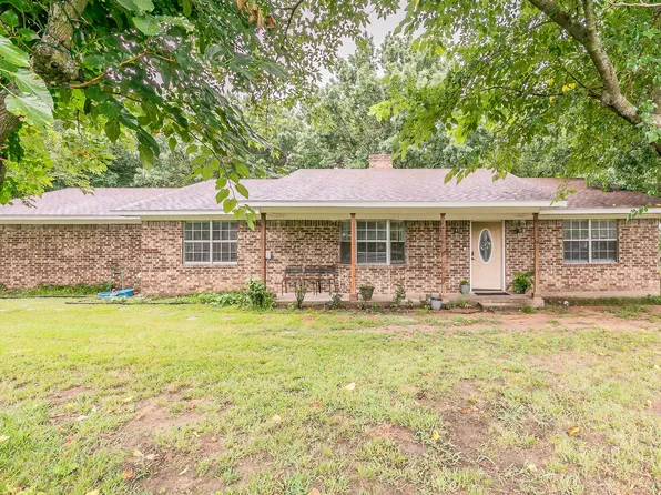 904 Sherman St, Tioga, TX 76271