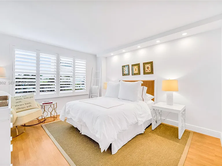199 Ocean Lane Dr #306 — Photo 8