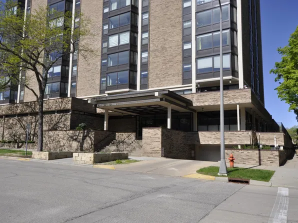 207 5th Ave SW APT 1001, Rochester, MN 55902