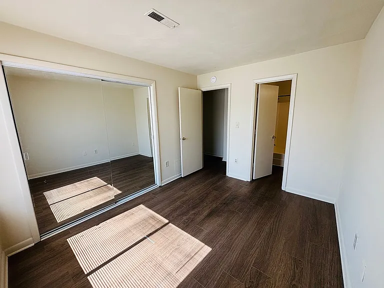 824 Cascade Ct — Photo 14