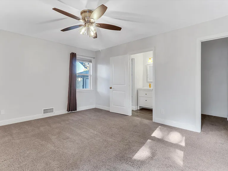 623 Greenleaf Dr — Photo 18