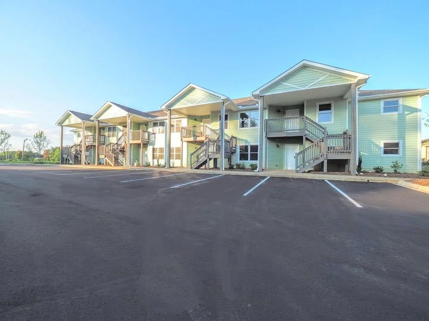 CATM 94 Charleston Court — Photo 1
